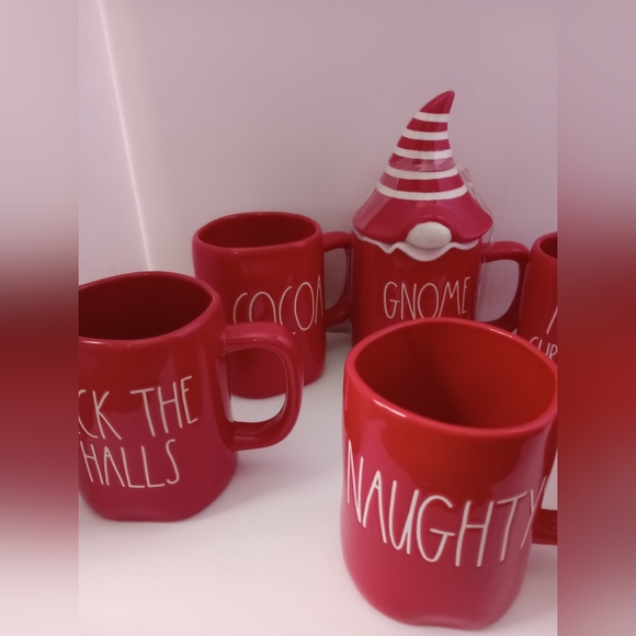 Rae Dunn Christmas Mugs Set - Picture 4 of 6